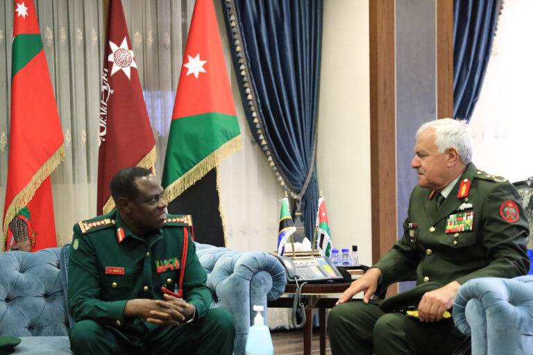 الأردن يبحث التعاون والتنسيق في مجال التدريب العسكري مع تنزانيا