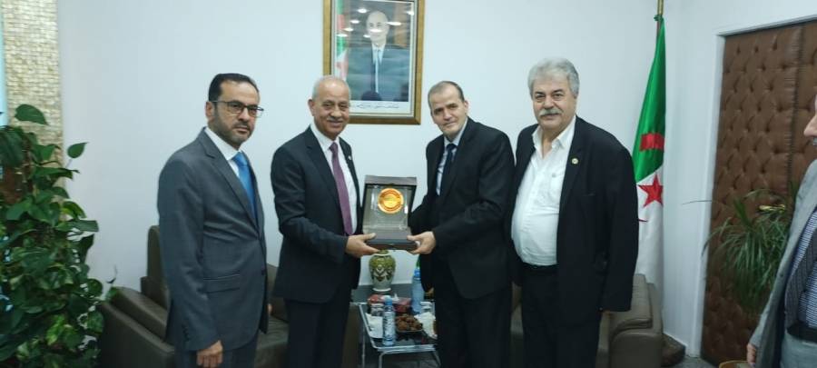 وزير التجارة الجزائري يبحث مع صناعة الأردن زيادة التبادل التجاري