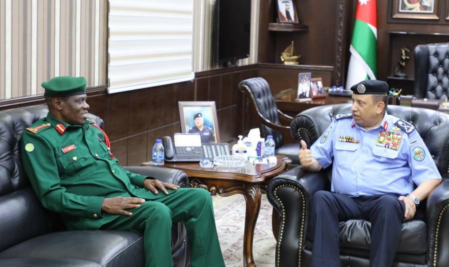 مدير الأمن العام يستقبل رئيس أركان القوات التنزانية