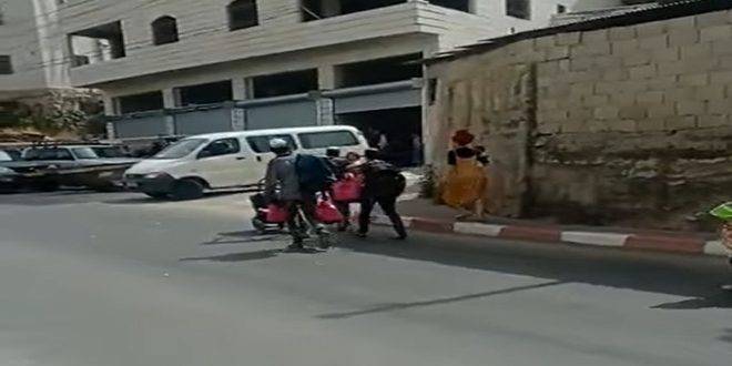 مستوطنون يعتدون على ممتلكات الفلسطينيين في الخليل