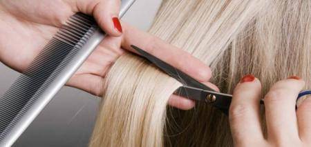 وافدون يمارسون مهنة التجميل دون تصاريح أو شهادة مزاولة