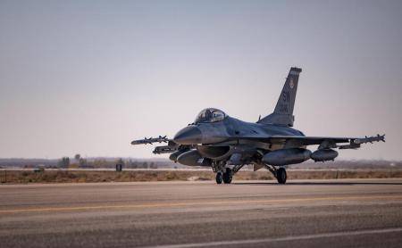 البنتاغون يمنح عقدا جديدا لتطوير قاعدة الأزرق الجوية بـ 14.6 مليون دولار