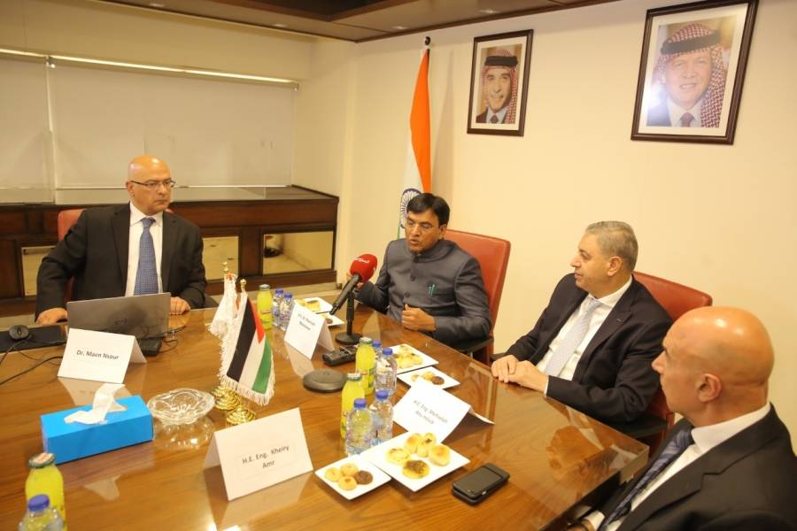 البوتاس العربية توقع مذكرة تفاهم طويلة الأمد مع البوتاس الهندية لتزويد السوق الهندي بنحو 275 325 ألف طن سنوياً من البوتاس الأردني لخمس سنوات..