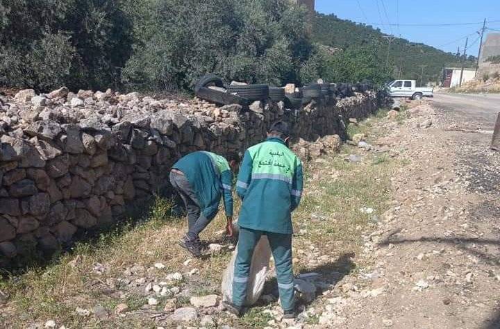 بلدية عجلون تدعوا المواطنين والمتنزهين بوضع النفايات بالأماكن المخصصة