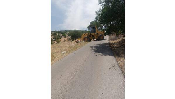 زراعة عجلون تطلق خطتها لعمل خطوط نار وتنظيف جوانب الطرق تحسبا من الحرائق