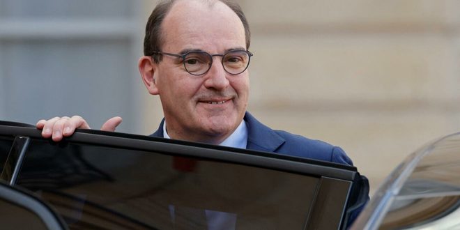 استقالة رئيس الوزراء الفرنسي قبيل تعديل وزاري متوقع