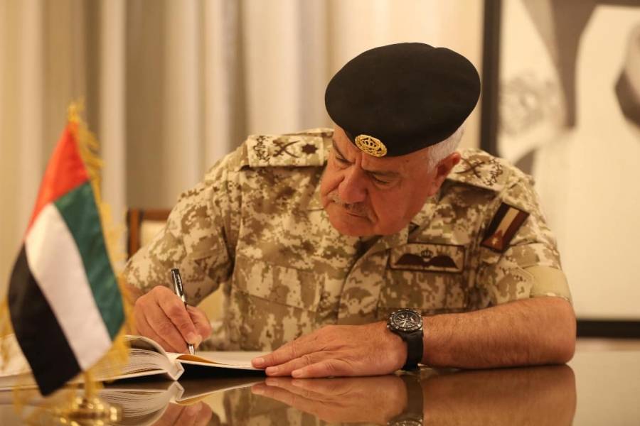 السفارة الإماراتية تواصل استقبال المعزين بوفاة الشيخ خليفة