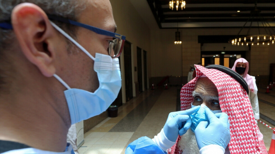السعودية تسجل ارتفاعا في عدد الإصابات بفيروس كورونا