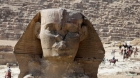 أبو الهول نائما .. حقيقة الضجة التي أثارها أشهر تماثيل مصر