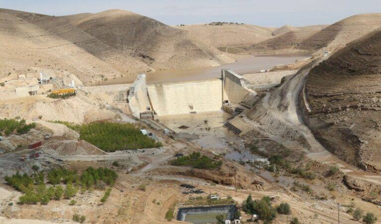 الحكومة: على المواطنين اتخاذ التدابير اللازمة بعد انخفاض مياه الشرب في السدود