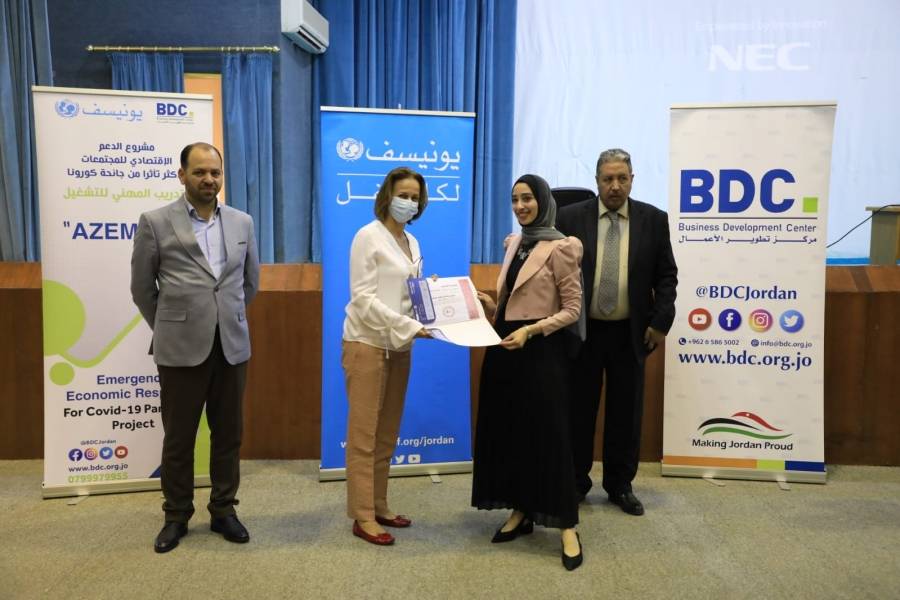 ممثلة اليونيسيف في الأردن تطلع على انجازات مشروع عزم التدريب المهني للتشغيل في محافظة إربد ...صور