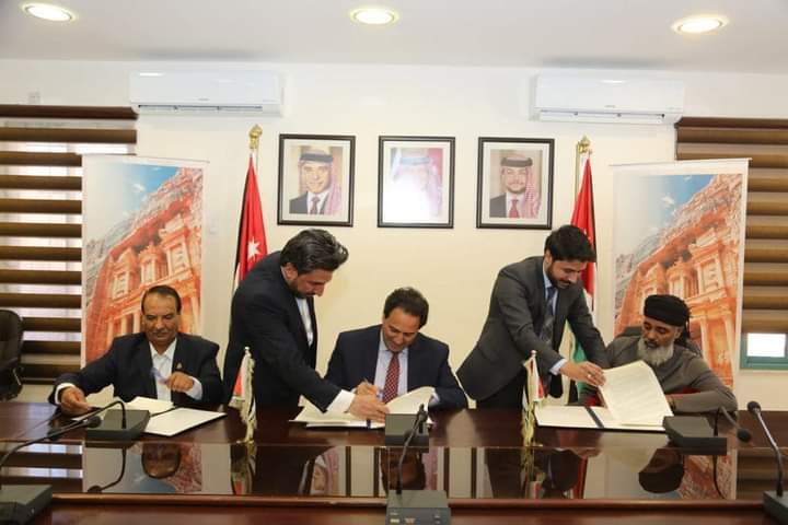 إقليم البترا تُبرم إتفاقيات تعاون لتحسين النقل في البترا