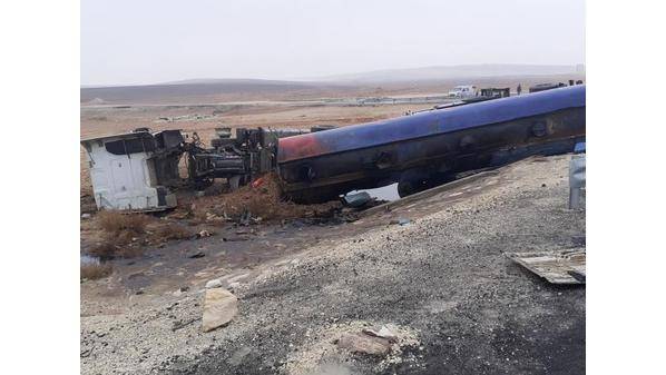 وفاة بتدهور صهريج أعلاف على طريق الزرقاء