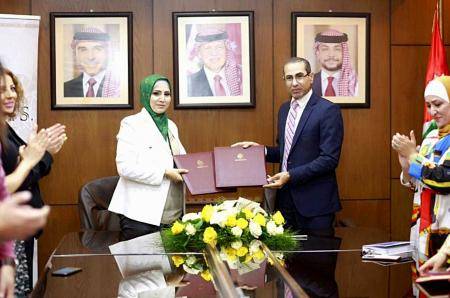 منصة الحرفيين العالمية توقع اتفاقية تعاون مع وزارة الثقافة