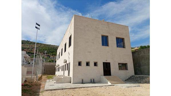 عجلون : إحالة عطاء إستكمال العمل بمركز شباب عنجرة وصيانة في المجمع الرياضي