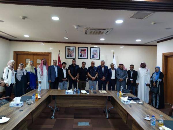 بخيت: أرض ومصنع ألبسة ولجنة دائمة لتوزيع الاراضي وتأهيل متحف الديسة