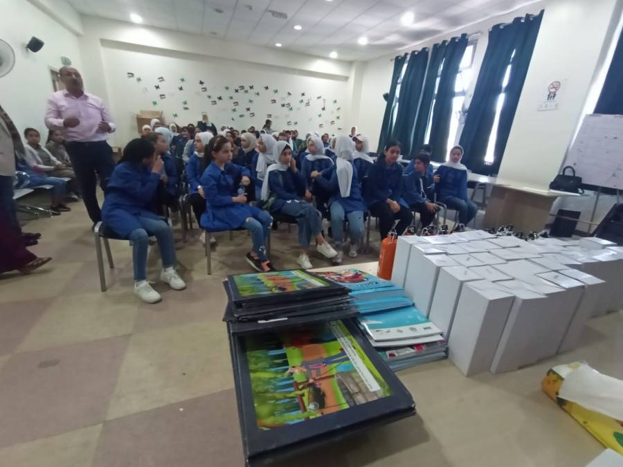 المياه محاضرة للتوعية المائية لطلبة مدارس السلط...صور