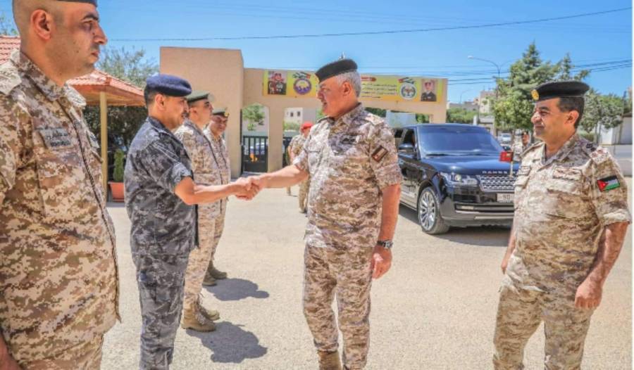 رئيس هيئة الأركان المشتركة يزور مركز التخطيط المشترك والدروس المستفادة ...صور