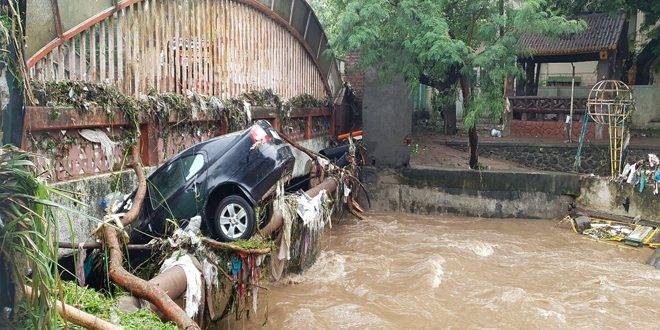 مصرع 12 شخصاً من جراء الفيضانات في الهند