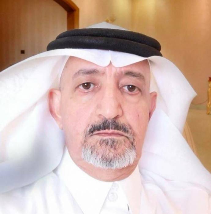 وفاة الإعلامي والأديب السعودي   عبدالله الأفندي 