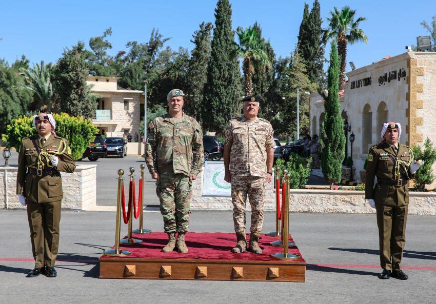 رئيس هيئة الأركان المشتركة يستقبل قائد القيادة المركزية الأمريكية