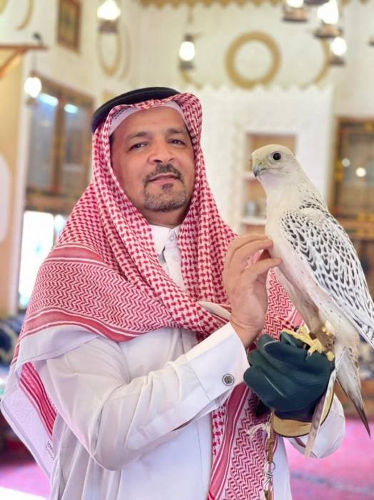 عبد الله النويبت..الصقر طائر غير وفيّ