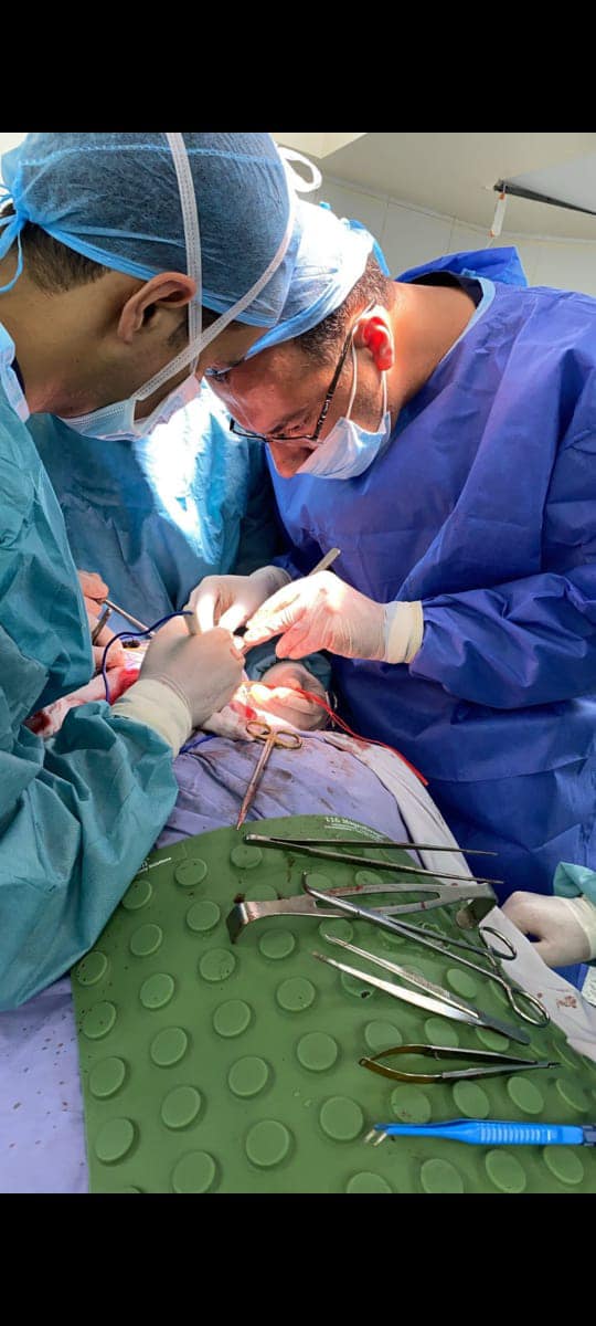 عملية نوعية لمريض سبعيني يعاني من نزيف بالامعاء