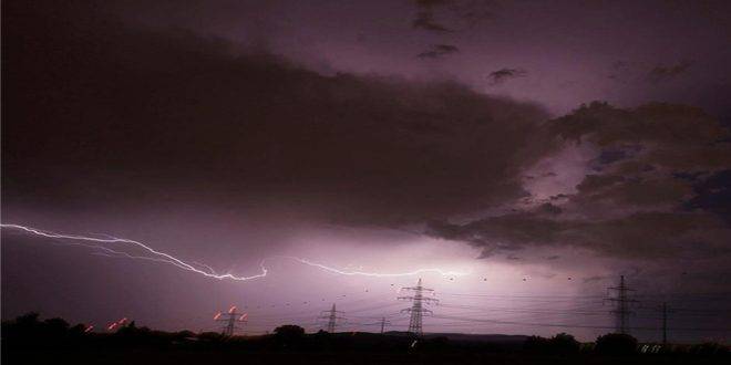 مقتل شخصين إثر تحطم طائرة شراعية جراء العواصف القوية في ألمانيا