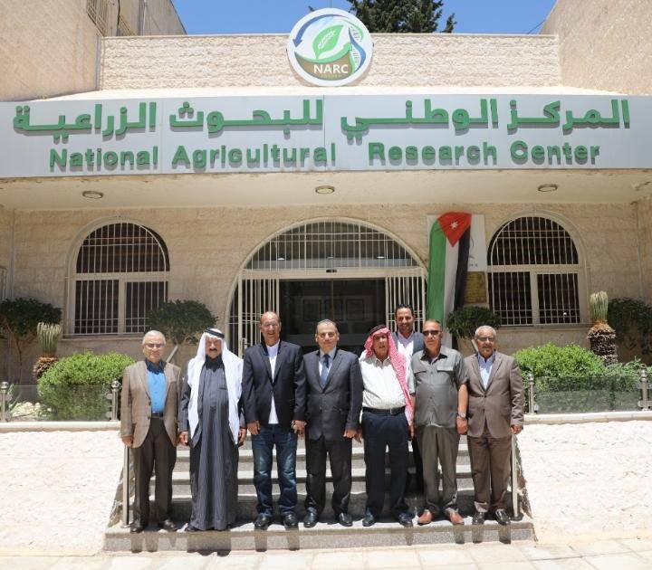 الأمين العام للفلاحين التعاونيين العرب يزور الوطني للبحوث الزراعية