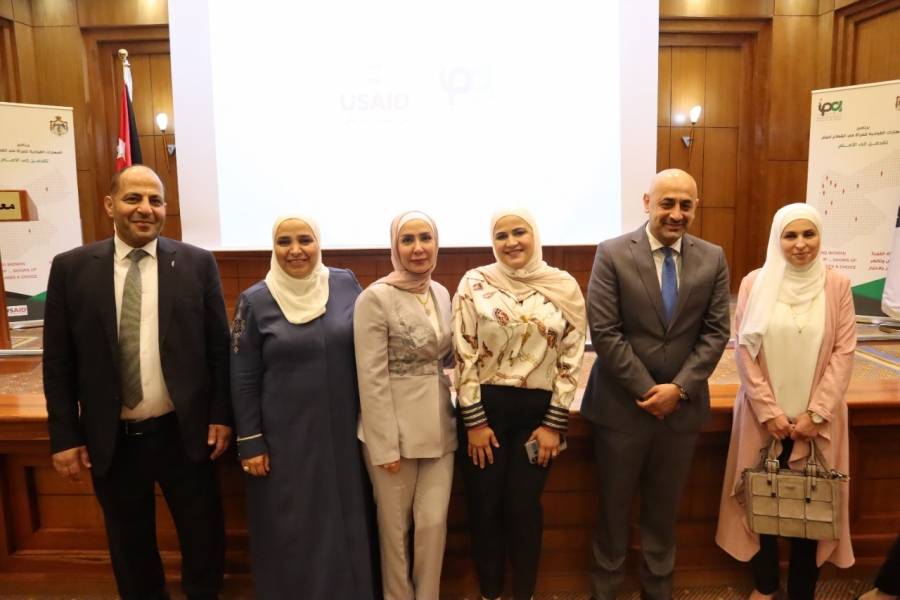 الإدارة العامة يطلق برنامج المهارات القيادية للمرأه