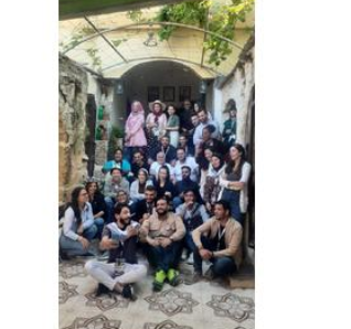 عجلون : منتدى الشباب العالمي يزور متحف راسون للتراث