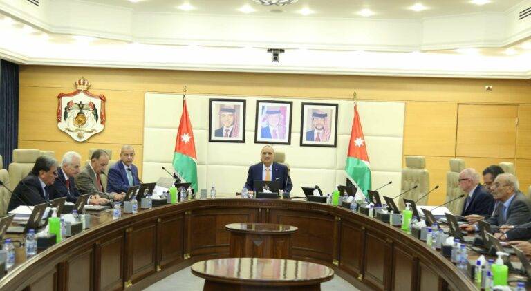 الحكومة توافق على نظامي “الإيواء” و”المقالع”