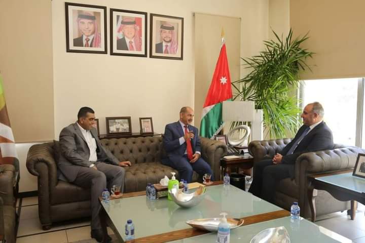 نقيب المهندسين الزراعيين يبحث مطالب منتسبيها العاملين في الأمانة