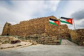 افتتاح معرض للفن التشكيلي والحرف التقليدية بالكرك