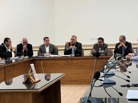 الجبور يترأس اجتماعا لمجلس الزرقاء التنفيذي