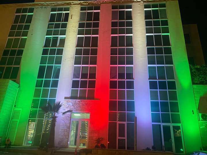 هيئة تنشيط السياحة تضيء مبناها  بالوان العلم إلاردني احتفاءً بعيد الاستقلال ال76