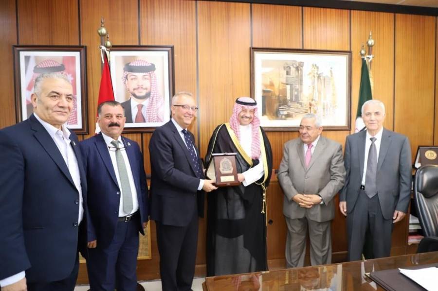 السفير السعودي لدى الأردن يلقي محاضرة في جامعة اليرموك