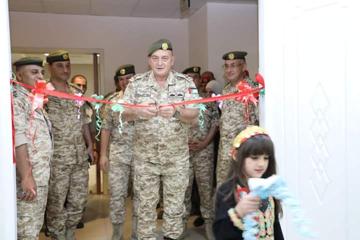 العميد زريقات يفتتح غرف تأهيل سمعي ونطقي ضمن مبادرة سمع بلا حدود _صور