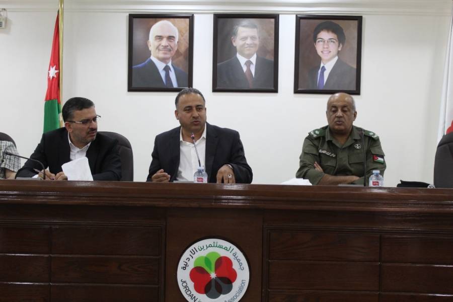 متصرف لواء الموقر يلتقي رئيس واعضاء جمعية الموقر الصناعية – صور