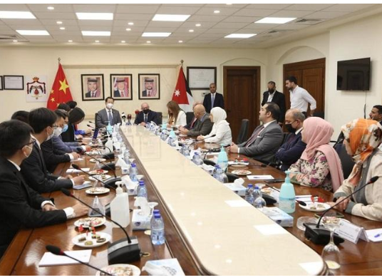 توقيع اتفاقية تنفيذ مشروع طريق السلط  العارضة