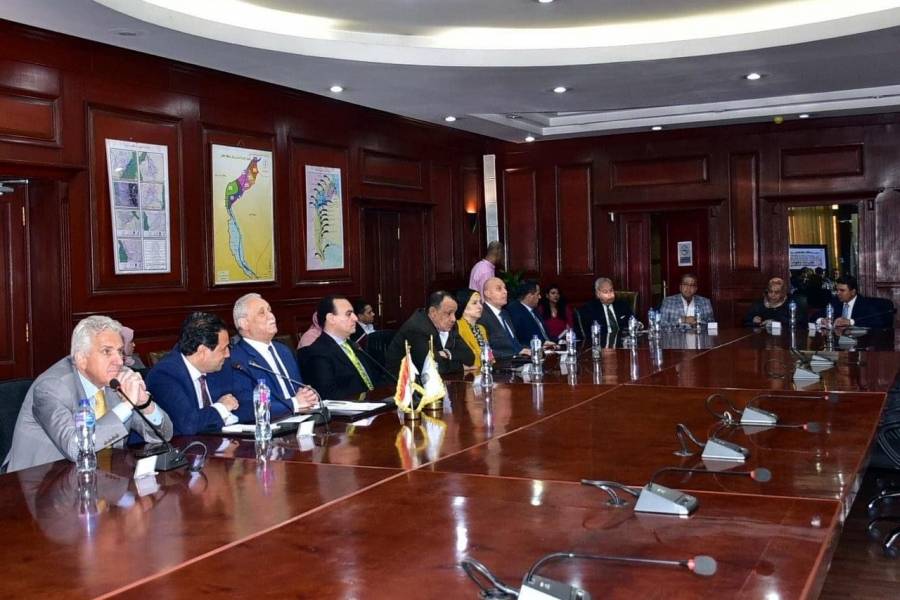 وفد من إقليم البترا يزور مدينة الأقصر المصرية