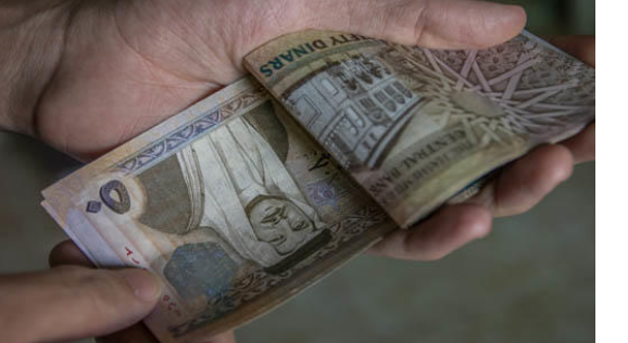 هل يجوز إخراج الزكاة من الراتب الشهري؟.. دار الإفتاء تجيب