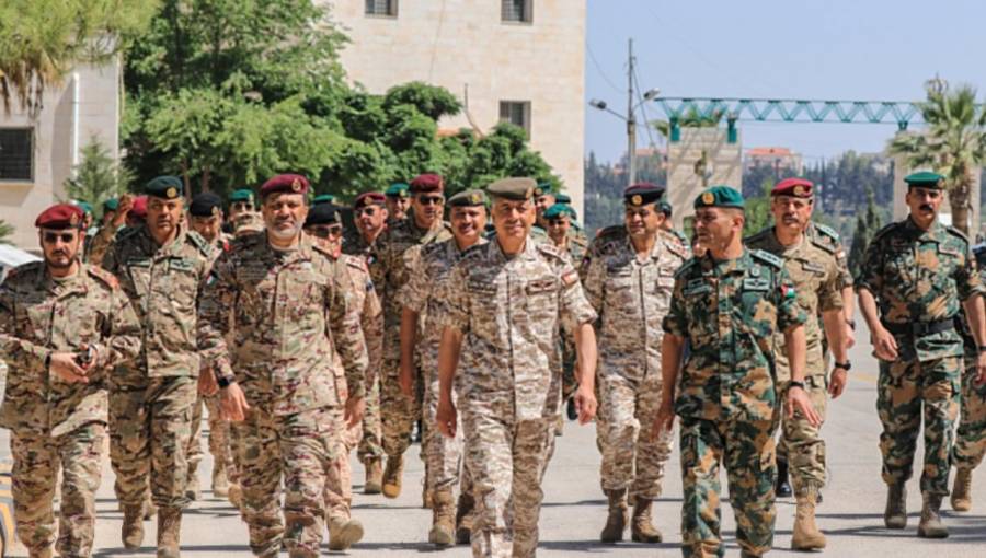 تمرين عسكري مشترك بين القوات المسلحة الأردنية والحرس الاميري في دولة  الكويت...صور