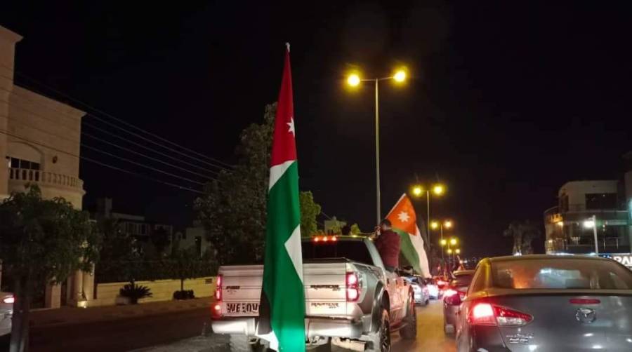 شاهد بالصور احتفالات الأردنيين في شوارع العاصمة الأردنية  عمان بمناسبة عيد الإستقلال...