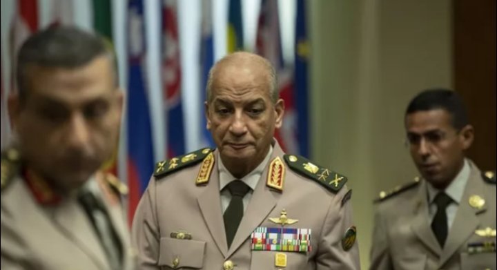 وزير الدفاع المصري يبحث مع نظيره الكونغولي التعاون العسكري