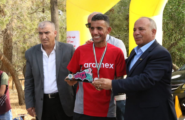 تتويج الفائزين بسباق الجري لرابطة اللاعبين الأردنيين الدوليين الثقافية
