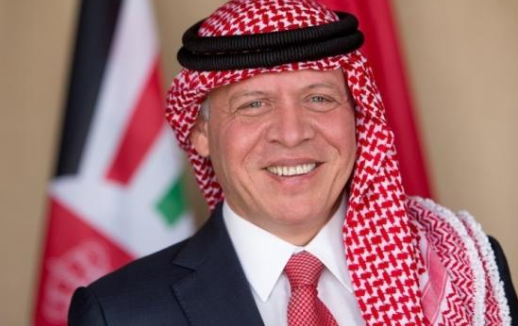 الملك وولي العهد يشاركان في تشييع جثمان والد الملكة رانيا العبدالله