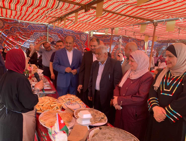 افتتاح بازار السيدات المنتجات في غرب إربد