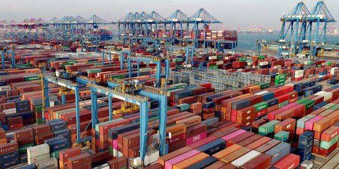 الصين تسجل فائضاً في تجارة السلع الدولية