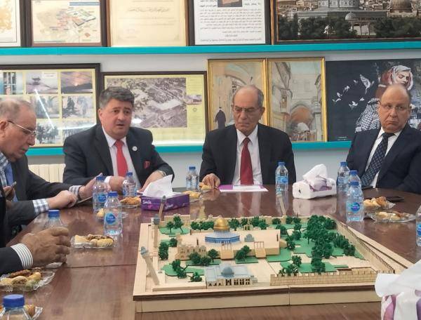 وفد جمعية عَون الثقافية الوطنية يزور اللجنة الملكية لشؤون القدس